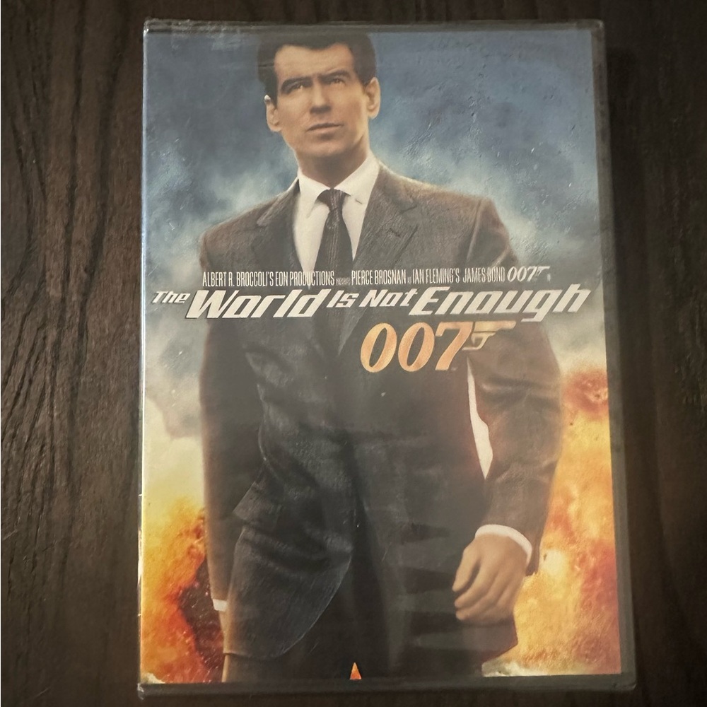 The World Is Not Enough 007 DVD Brand New